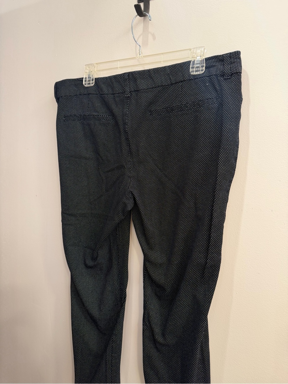 Old Navy Navy with White Dot Pixie Pants - Picture 5 of 7